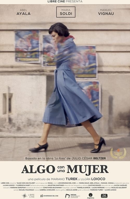 Algo con una mujer